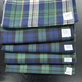 Balík látok tartan 001